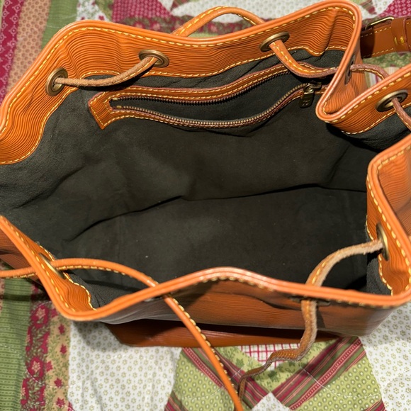 Louis Vuitton bucket bag in excellent shape - Picture 3 of 10